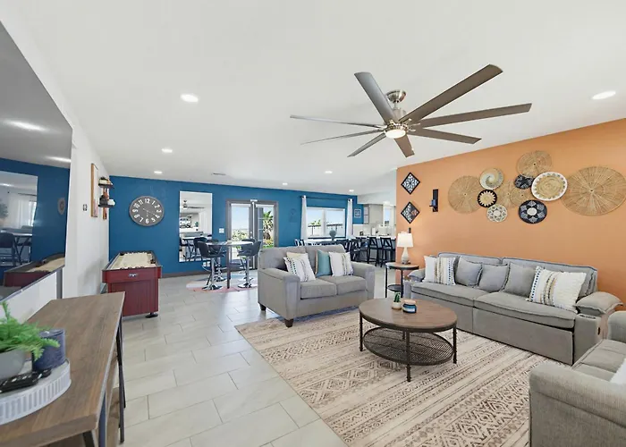 Pool, Game & View! Modern Havasu