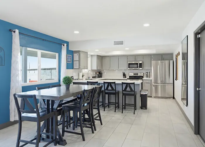 Pool, Game & View! Modern Havasu Lake Havasu City