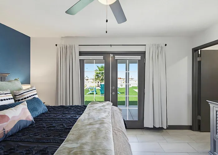 Pool, Game & View! Modern Havasu Ferienhaus *